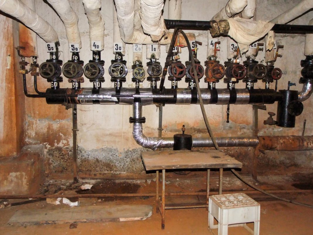 СК проверит обращение семьи из Сочи, которая шесть лет ютится в «нежилом подвале»