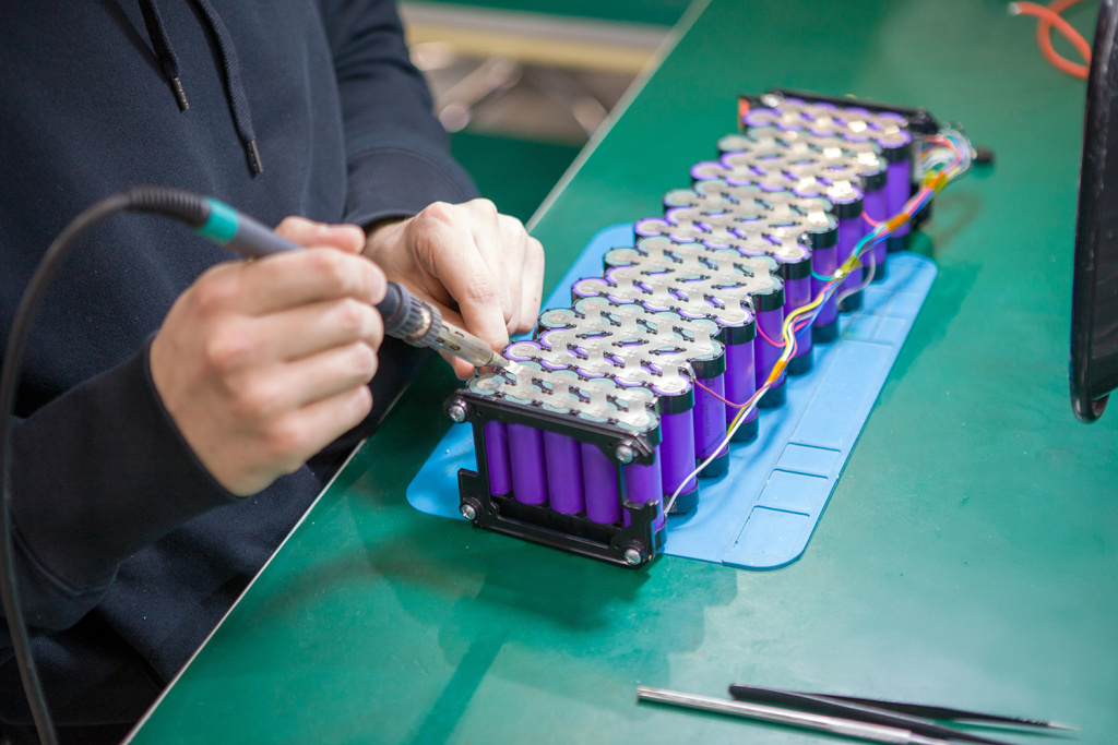 В Сириусе разработали инновационные аккумуляторы для электротранспорта