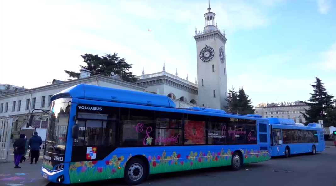 «Цветочный» автобус будет радовать гостей и жителей Сочи 8 марта