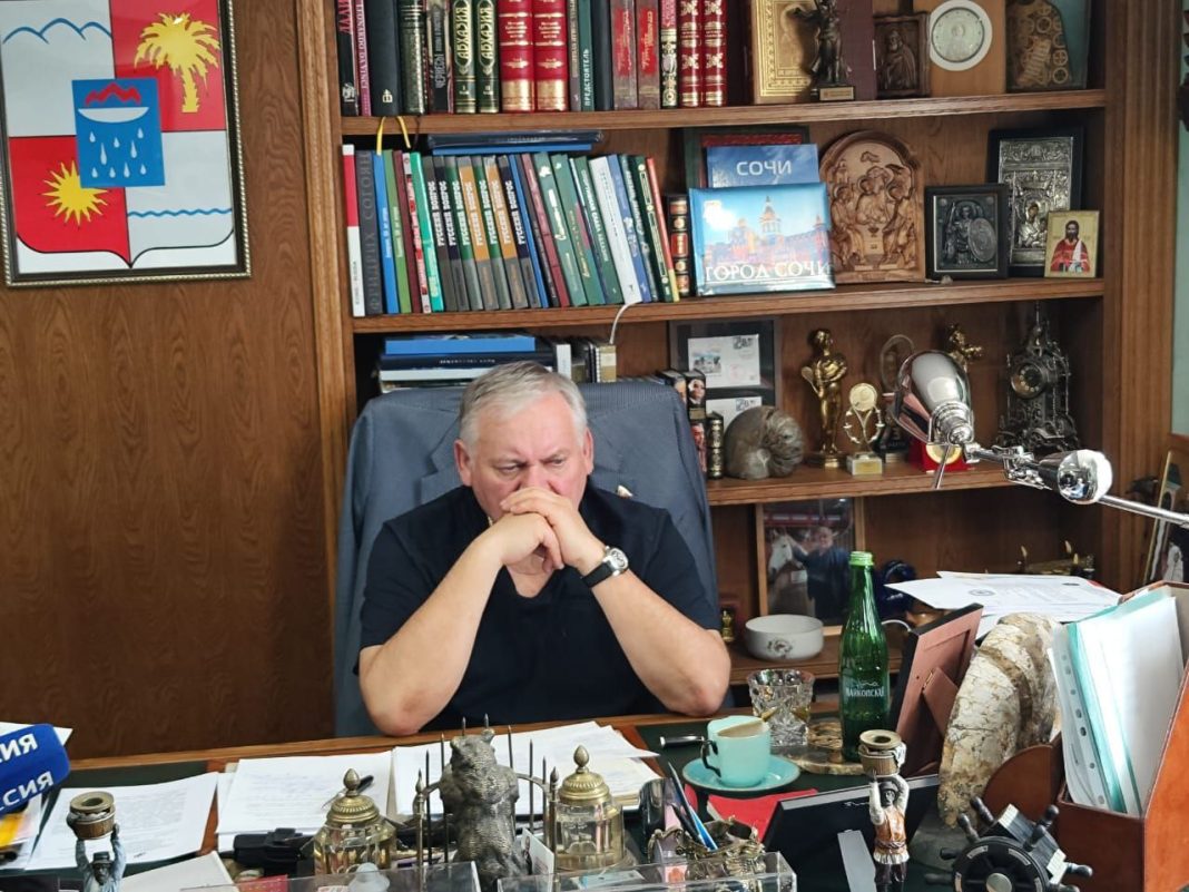 Депутат ГД Затулин добивается подключения дома сочинки к газу