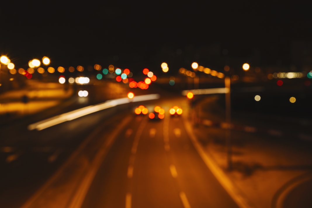 Мужчина, переходивший дорогу на «красный» в районе Мамайского перевала, угодил под машину