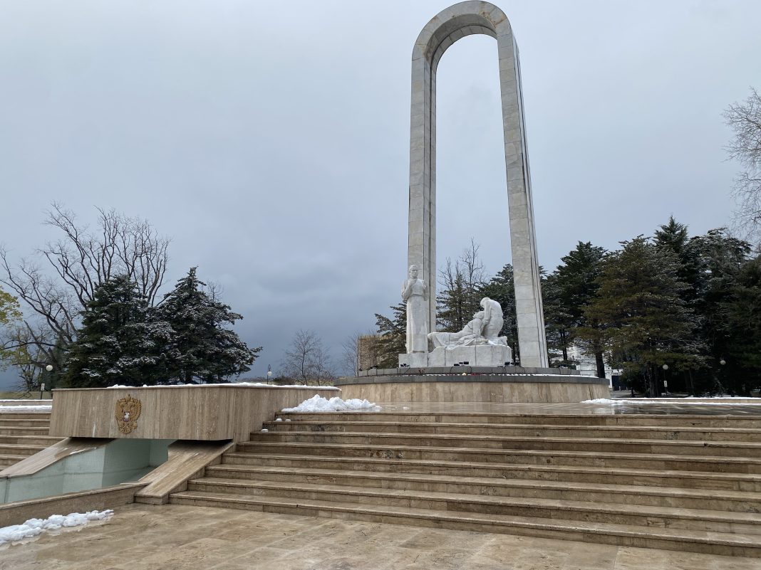 Памятник «Подвиг во имя жизни»: история незаконченного монумента