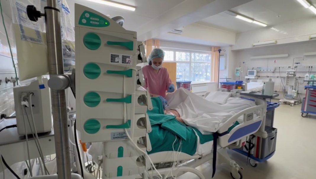 Врачи готовят к первой операции 9-летнего мальчика из Сочи, которому лицо разгрызли хаски