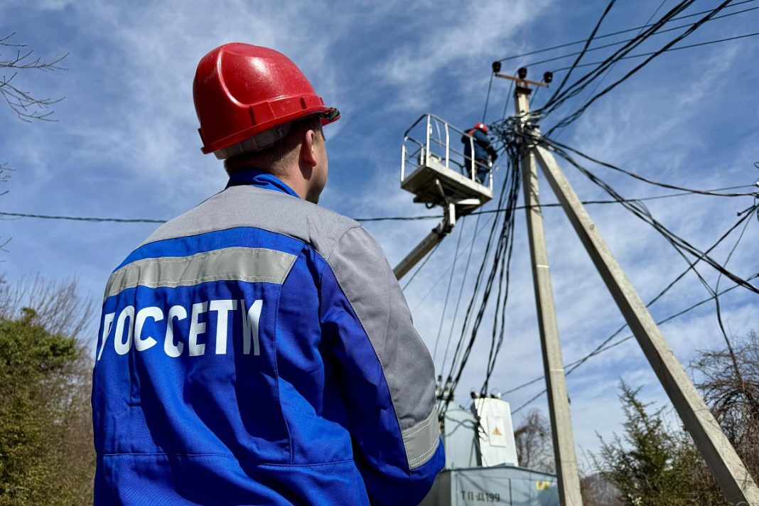 500 метров линий электроснабжения модернизировали в Лазаревском районе Сочи