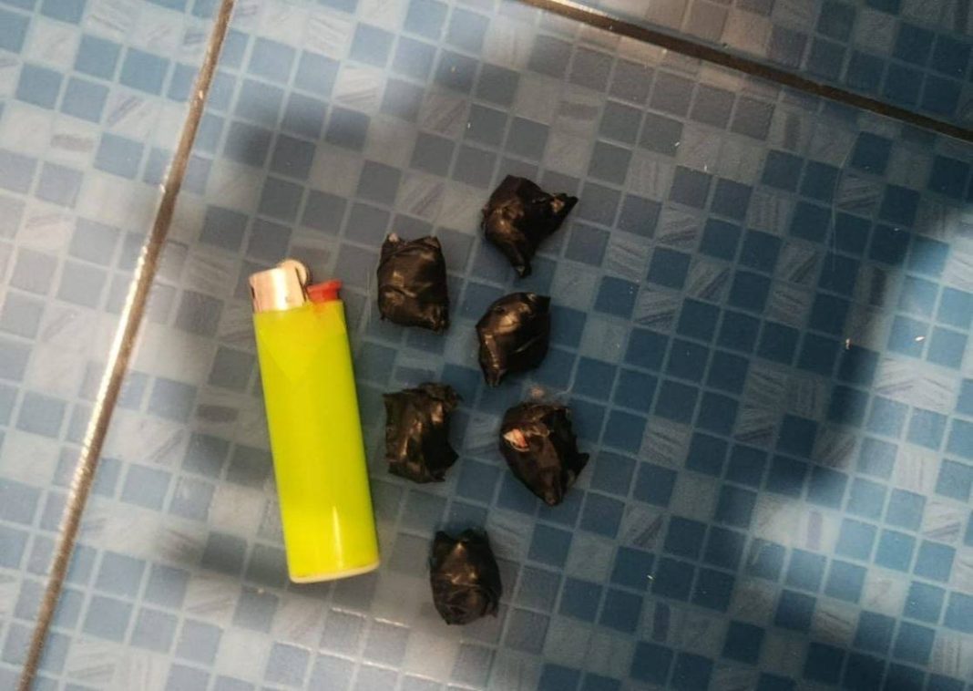 В Сочи задержали 20-летнего наркокурьера с 34 свертками каннабиса