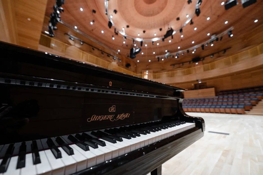 В Сириусе открылся новый концертный зал, спроектированный легендарным японским инженером