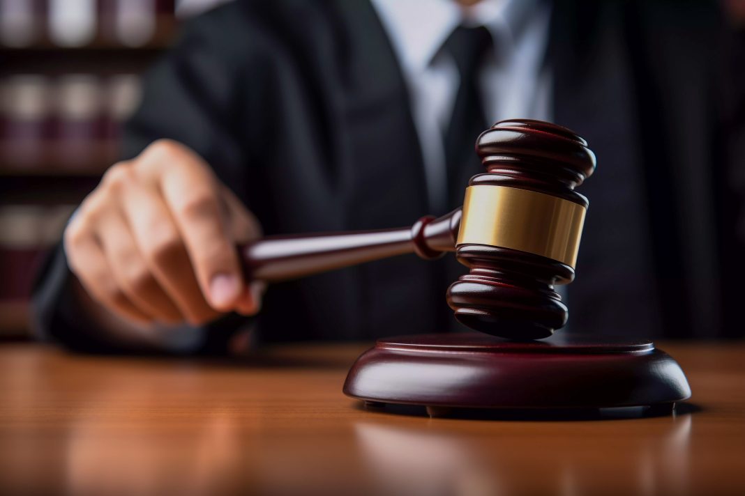 27-летний фигурант уголовного дела ответит за оскорбление судьи из Сочи