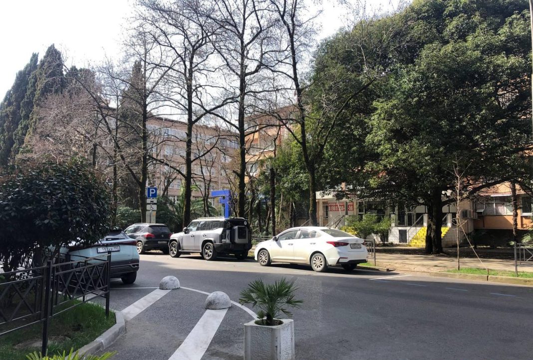 Доходы от платных парковок в Сочи увеличились сразу в шесть раз с начала года