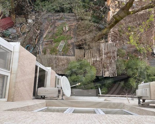 Маленький ребенок разбился, выпав из окна многоквартирного дома Сочи