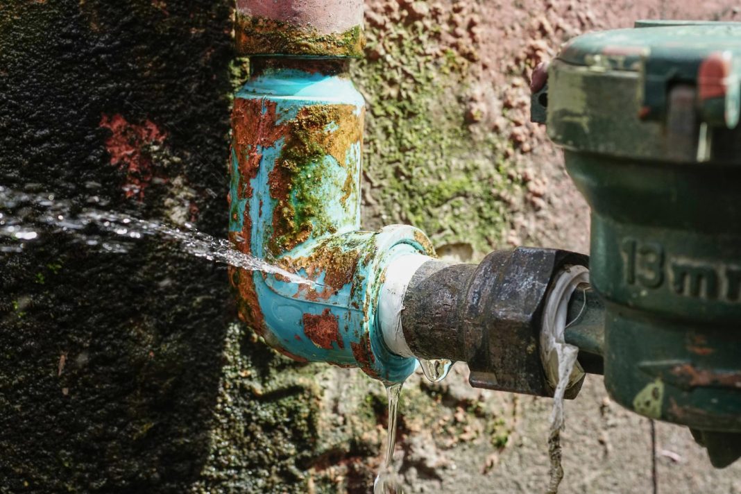 Запасайтесь заранее: авария до ночи лишит воды жителей 20 улиц и переулков Сочи 28 апреля