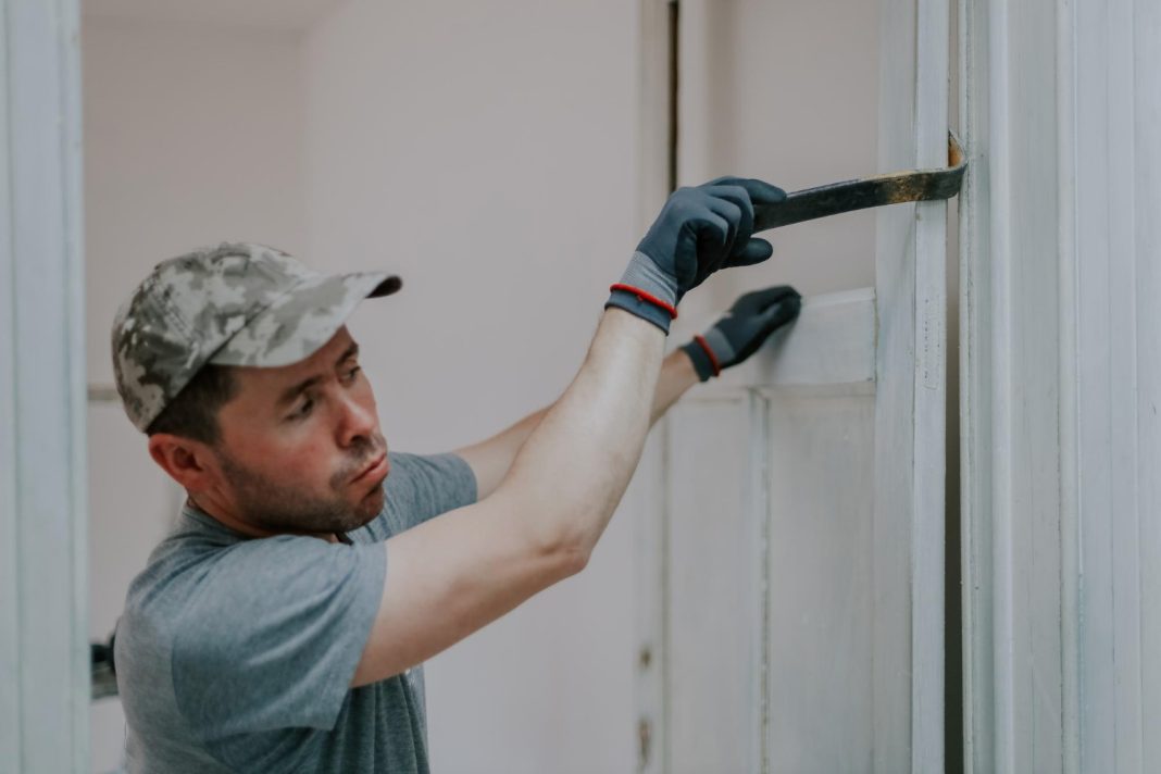 Поиск мастера в интернете обернулся для двух сочинок потерей денег и невыполненным ремонтом