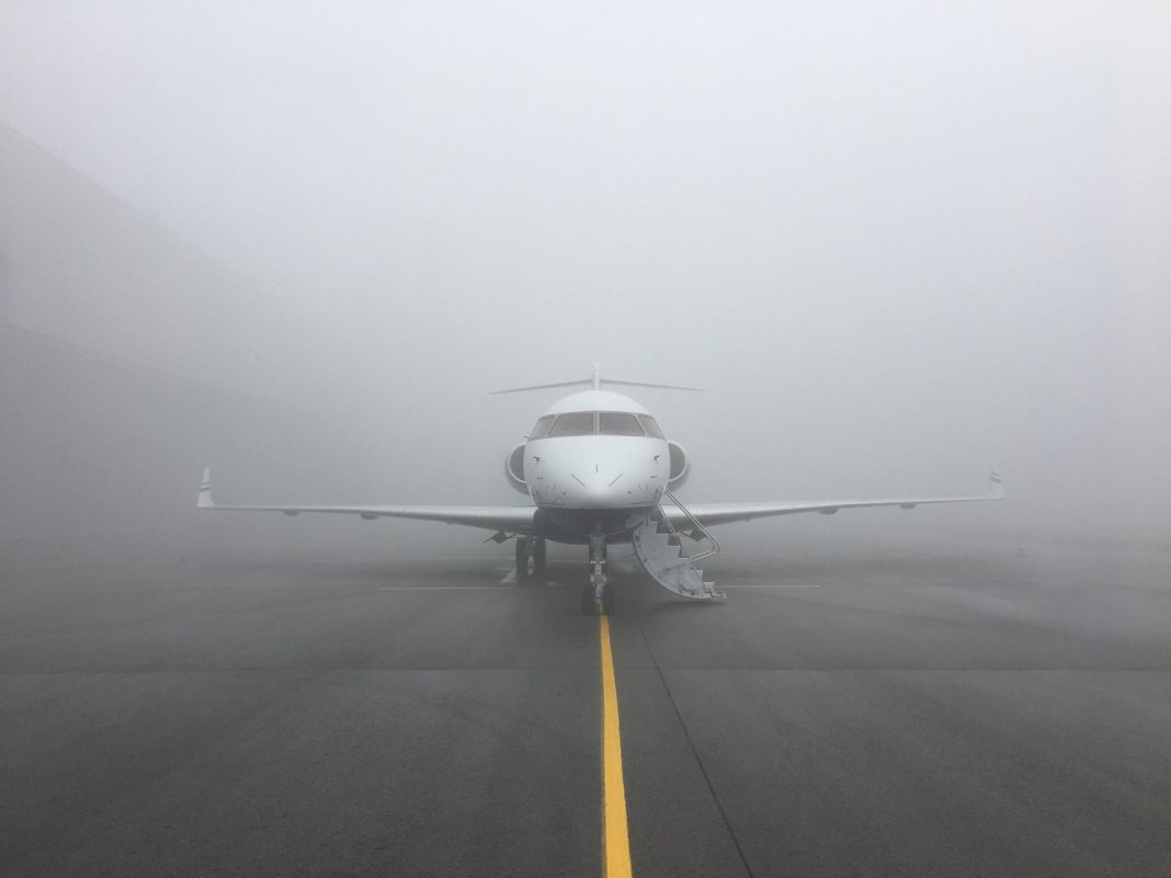Туман в Сочи нарушил график авиарейсов: девять самолётов ушли на запасные аэродромы