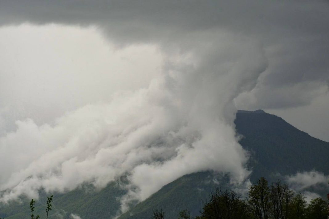 Туман, шторм и лавины: в Сочи прогнозируется ухудшение погодных условий