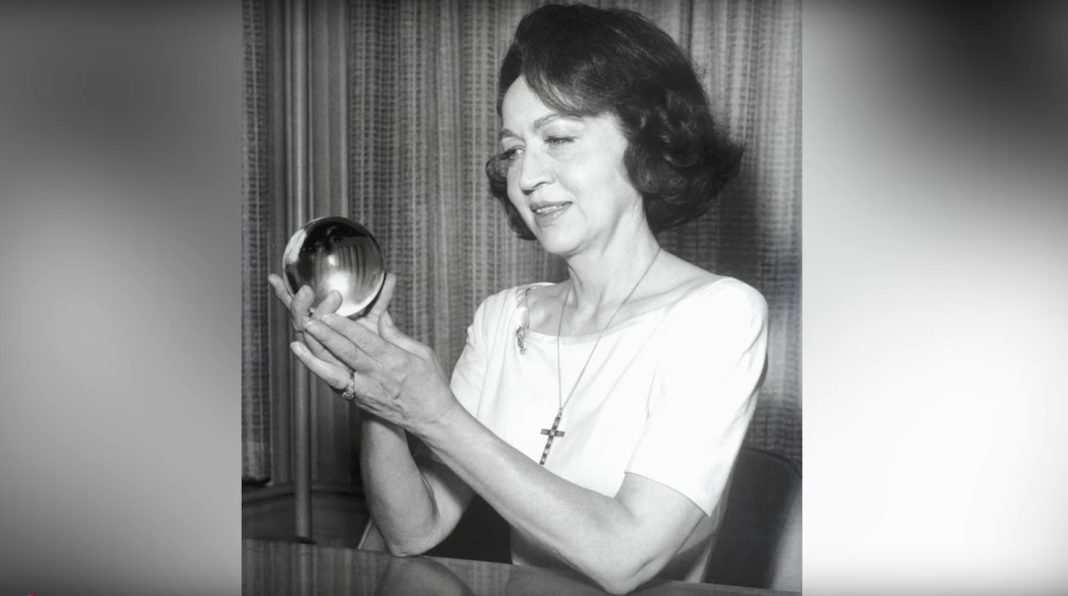 Предсказательница 9/11 и убийства Кеннеди предрекла России ужасающую войну в 2025 году