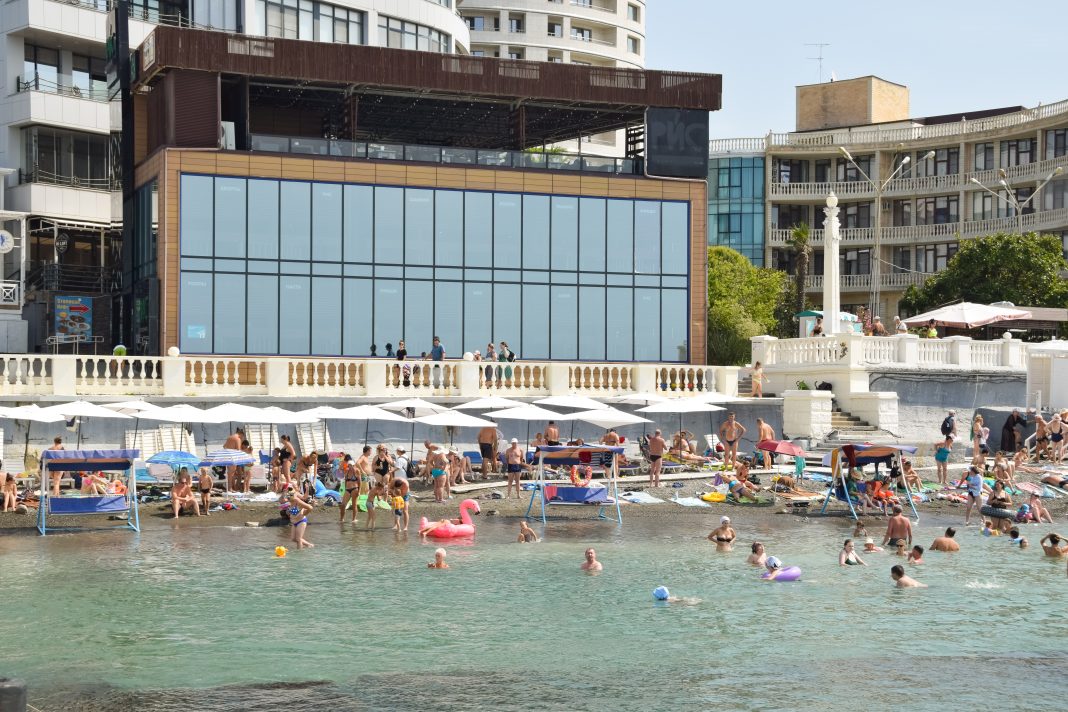 Июньские выходные подорожали: где и за сколько отдыхают россияне