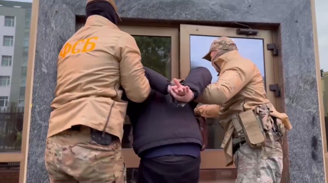 ФСБ: гражданин Румынии собирал данные о ПВО в Сочи