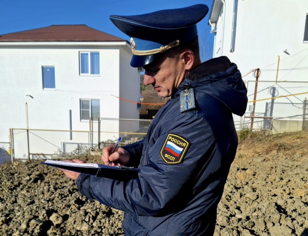 В Сочи снесли ещё два самостроя по решению суда