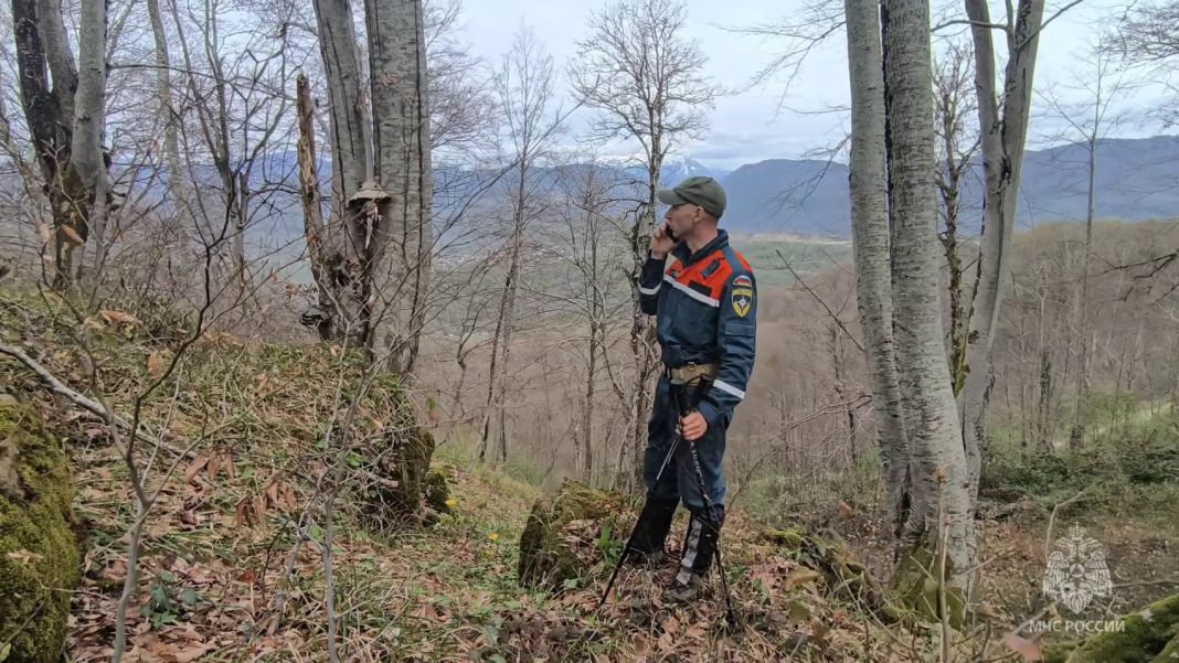 В Сочи третий день ищут пропавшего в горах мужчину: подключены кинологи и лесники