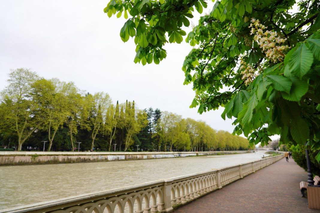 Сочи после циклона: подтопления ликвидированы, море еще волнуется