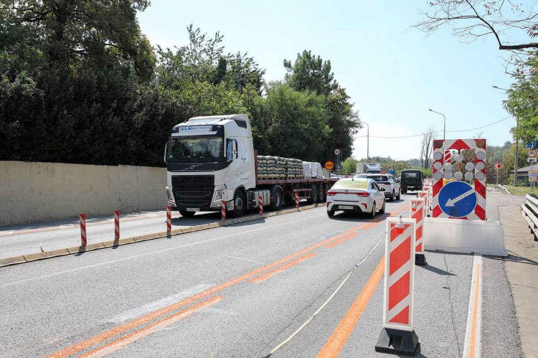 Прошунин: крупные дорожные ремонты в Сочи завершат до наплыва туристов