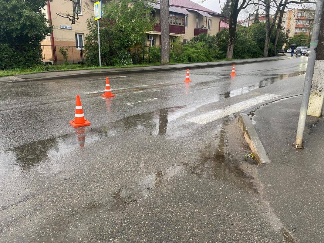 Пожилой водитель сбил 11-летнюю девочку на «зебре» в Сочи