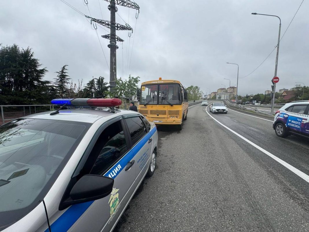 В Сочи водителя школьного автобуса наказали за отсутствие диагностической карты