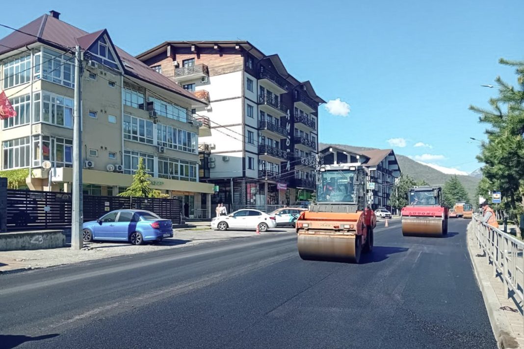 Ремонт шоссе Адлер – Красная Поляна планируют завершить до начала турсезона