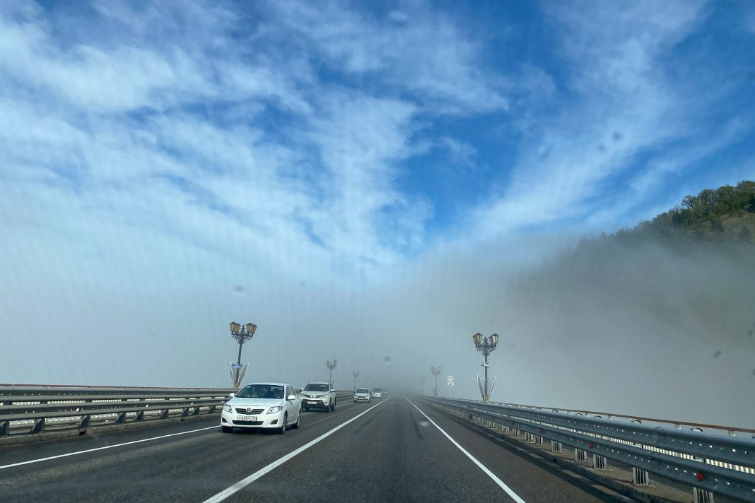 В Сочи обновляют дороги, разметку и остановки перед наплывом туристов