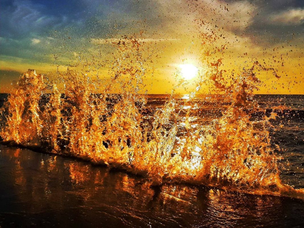 Морская вода в Сочи прогрелась до 18 градусов