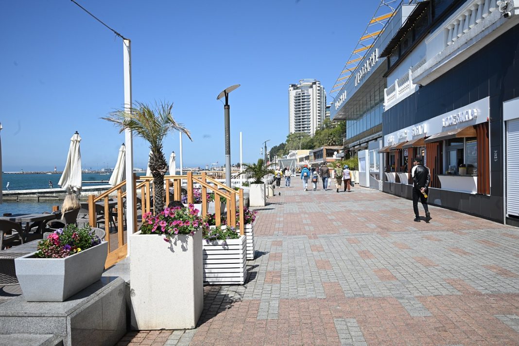 Привести в порядок до 20 апреля: в Сочи стартовала подготовка к курортному сезону-2026