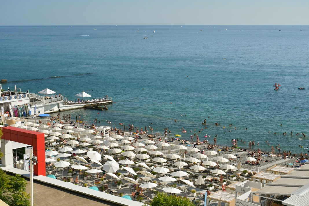 Сочи возглавил список бюджетных курортов России в апреле