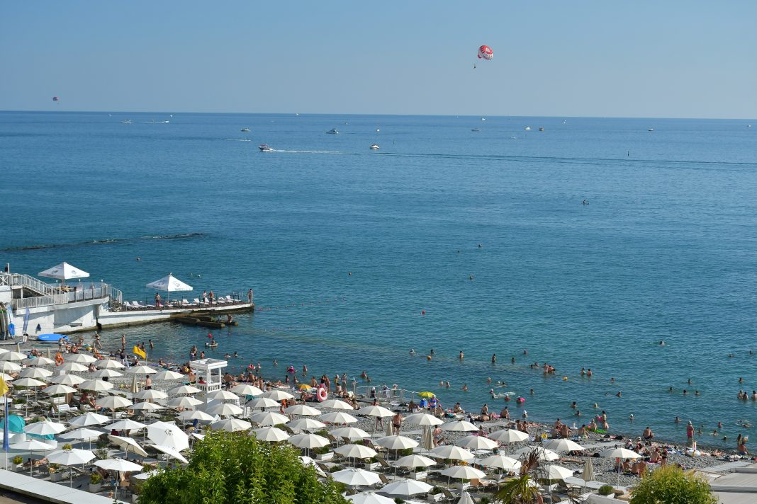 Лето в Сочи: раннее бронирование достигло 50%