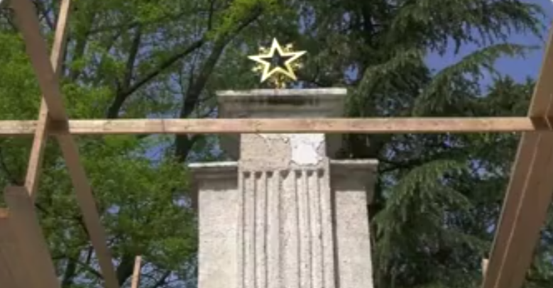 К 9 мая в Сочи завершается реставрация Братской могилы на Клубничной улице