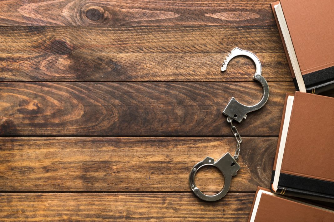 Суд по делу об убийствах в Сочи в 2000-х приостановлен из-за поведения подсудимого