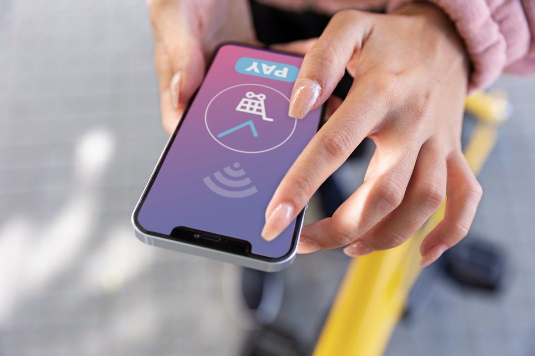 ВТБ: стикеры и Pay-сервисы догоняют банковские карты в рейтинге способов безналичной оплаты