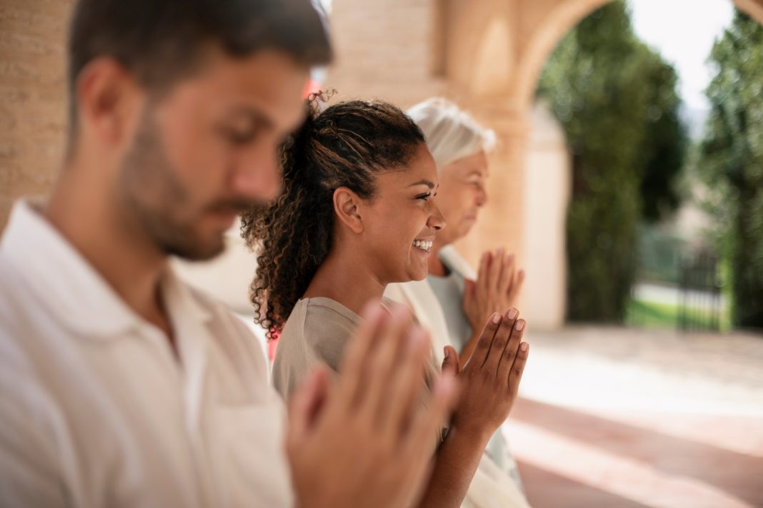 В поисках мужественности: почему молодые жители США массово идут в русские церкви и христианство