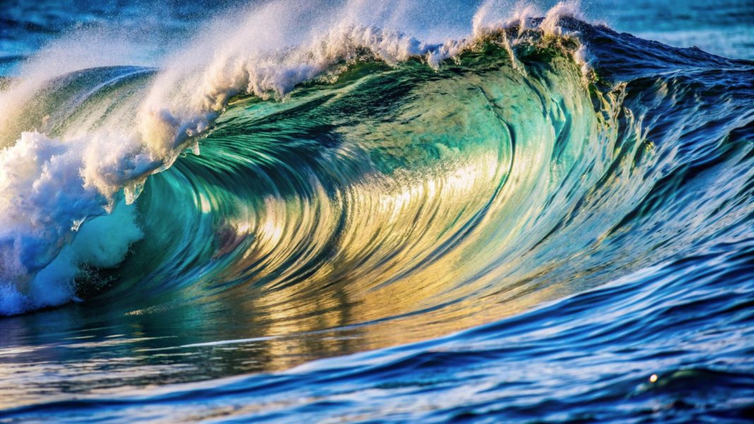 Откажитесь от отдыха у воды: в Сочи 19 мая ожидается ветер до 19 м/с и высокие волны