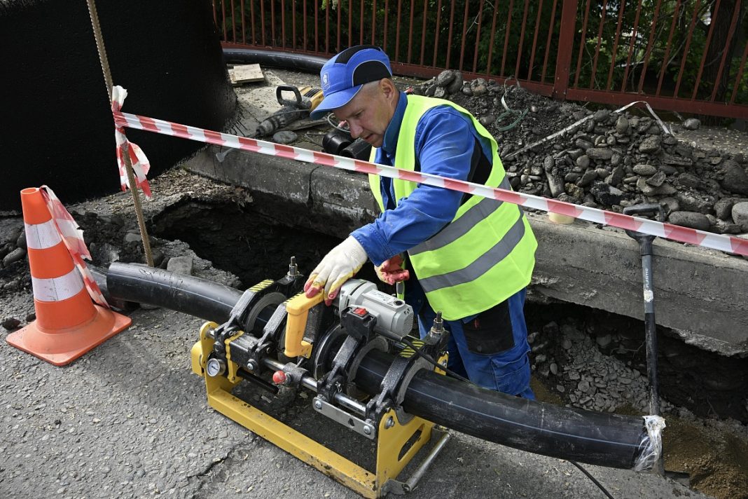Больше 1,5 км инженерных сетей проложат в Сочи в рамках строительства нового водовода
