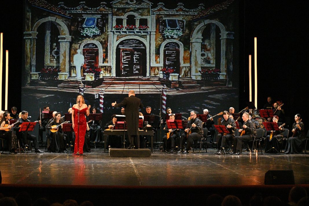 Около тысячи зрителей поздравили Зимний театр с 87-летием