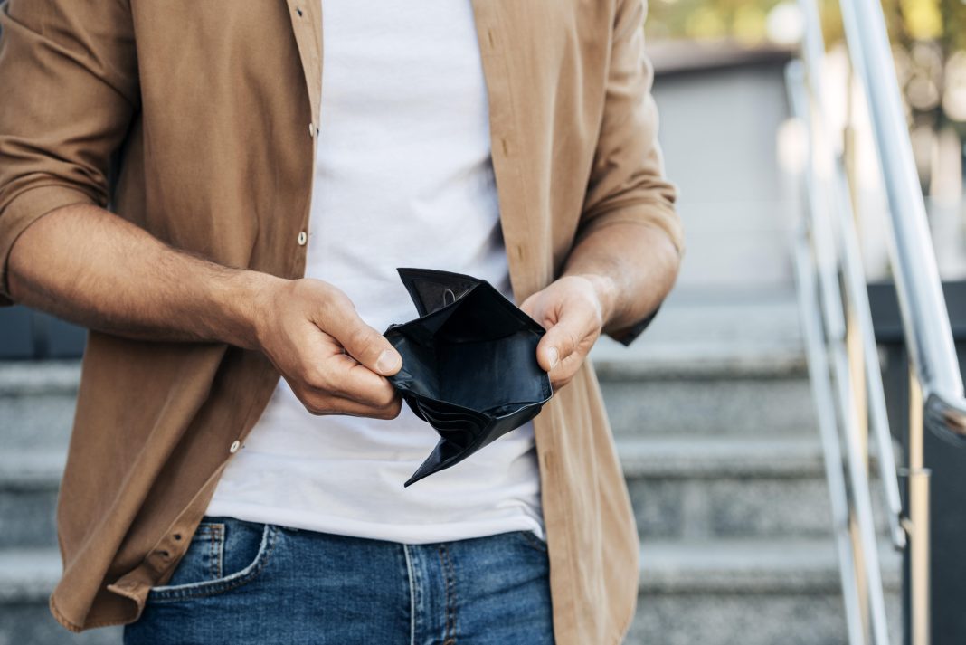 У каждого четвертого жителя Сочи нет денег на отпуск в этом году