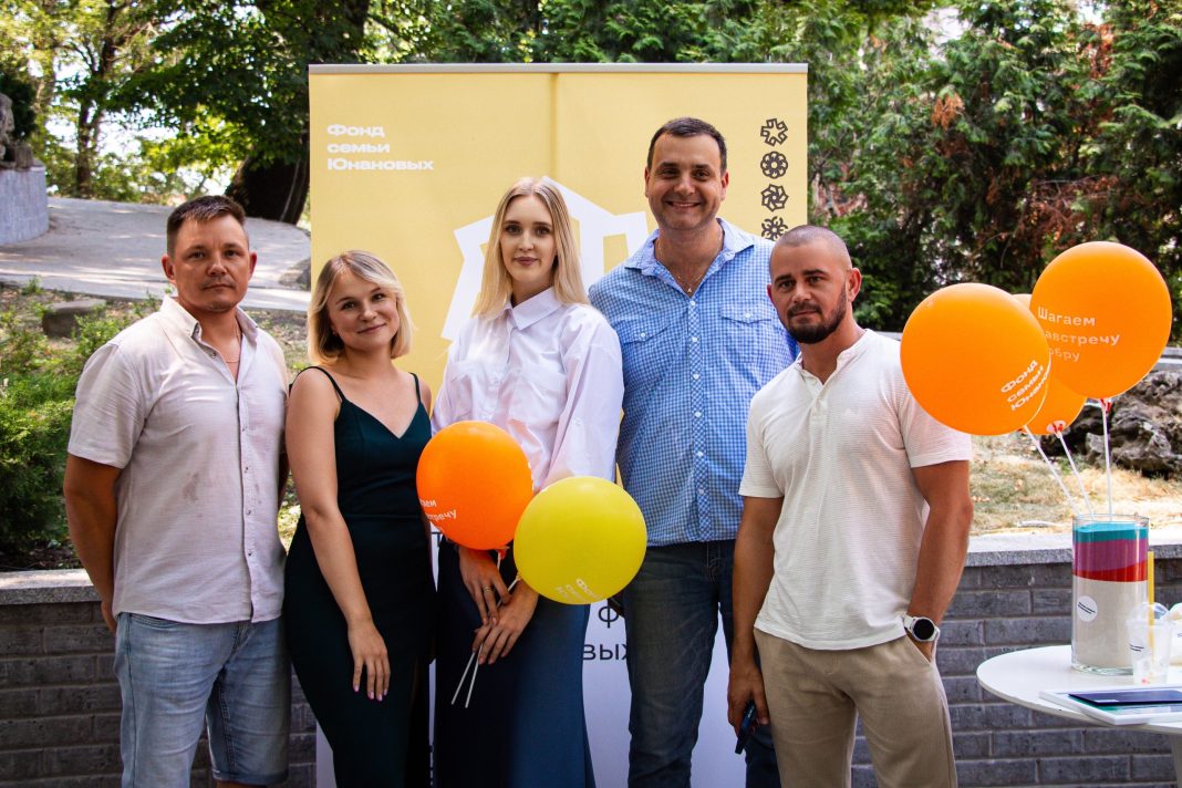 Фонд семьи Юнановых запускает благотворительную акцию «Шагаем навстречу добру»