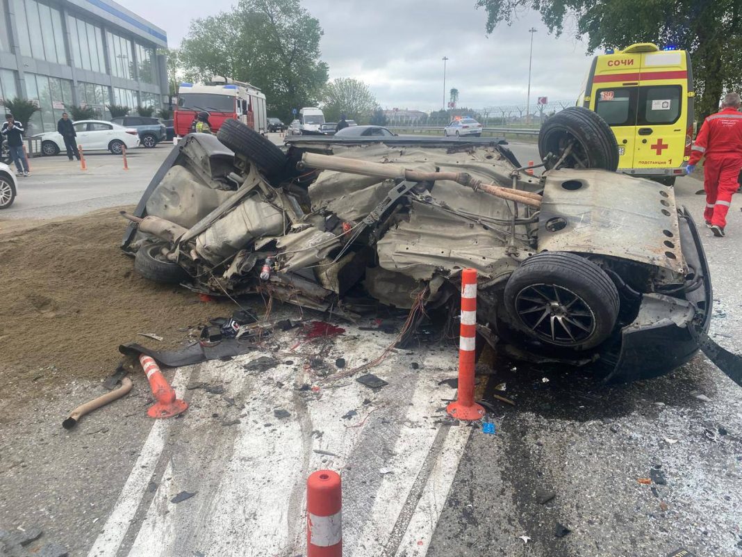 В Сочи водитель «Приоры» погиб после столкновения с автобусом