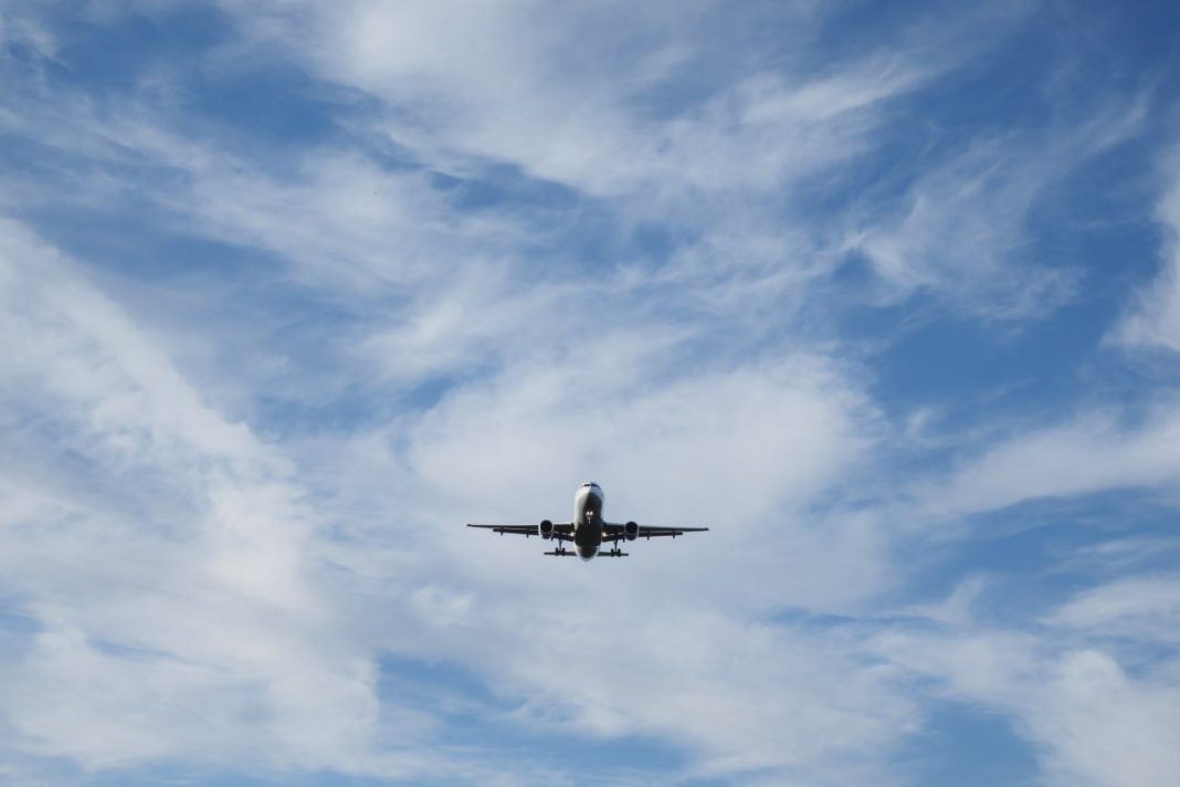 Не долетела до Сочи: россиянка погибла на борту самолета в Казахстане