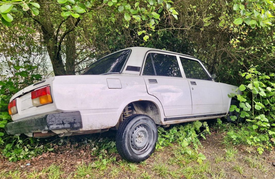 Рецидивист угнал «семерку» у жителя Сочи, а после слетел в кювет