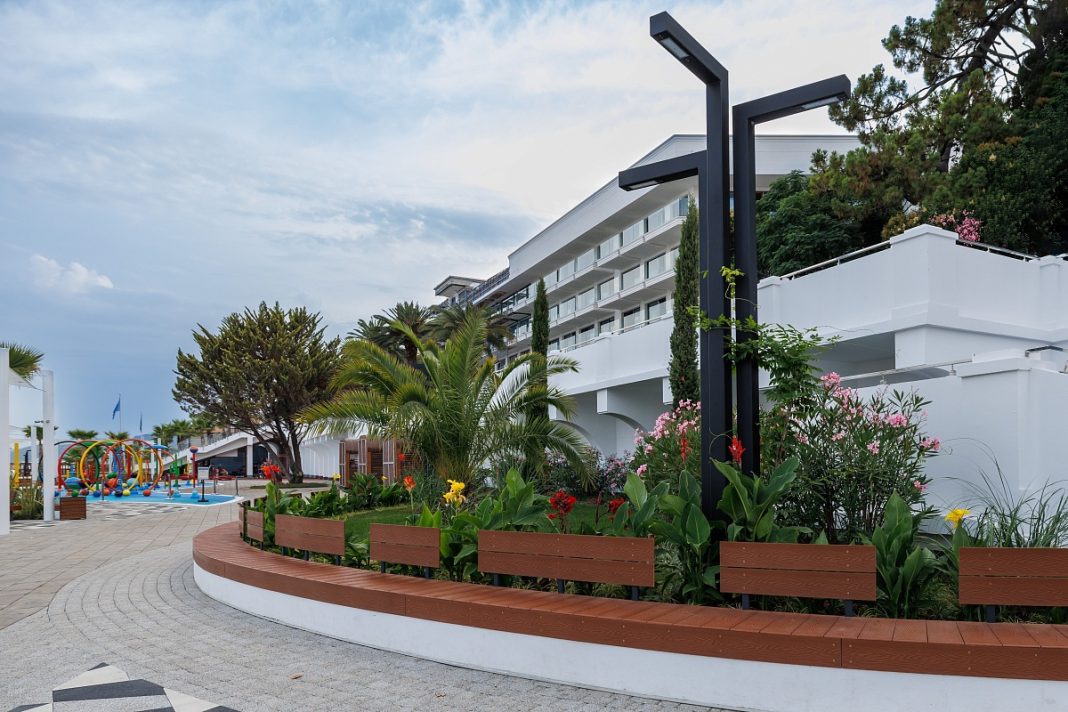 Больше 2000 отелей и здравниц принимают отдыхающих в Сочи каждый день