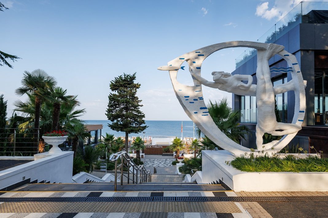 Морская набережная сочинского пляжа «Ривьера» — лучшее общественное пространство России