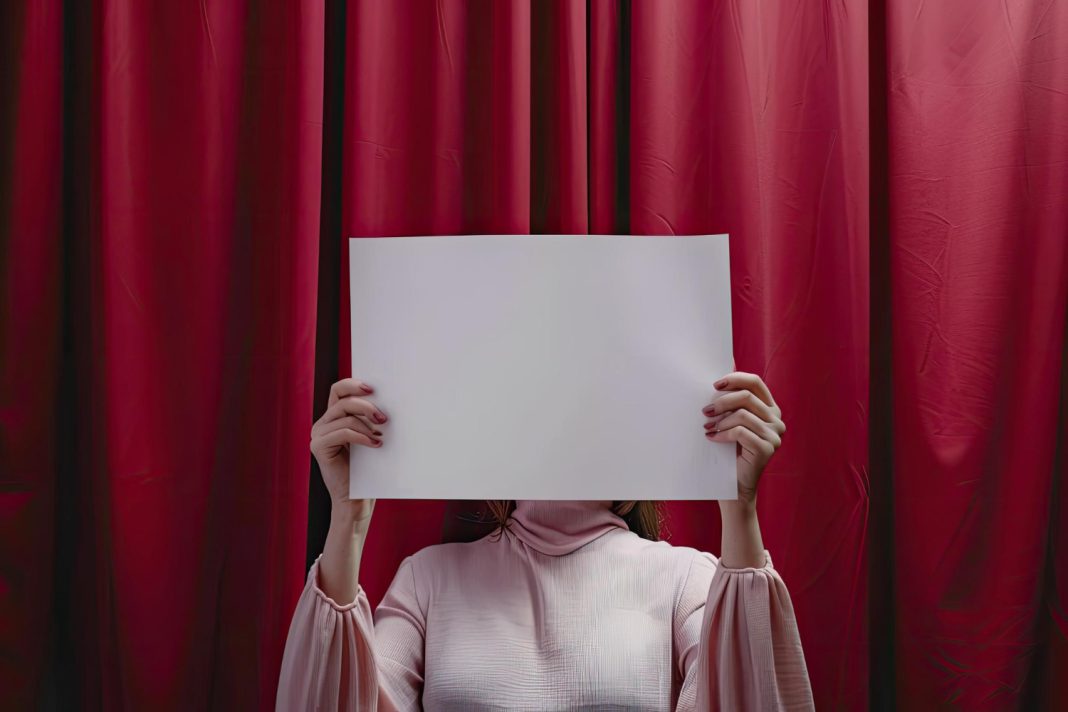 Пойдем в театр: мошенники придумали новый способ обмана, нацеленный на холостяков