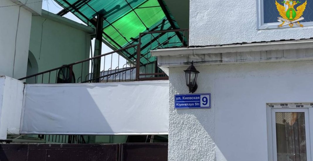 Судебные приставы наложили арест на один из гостевых домов Сочи