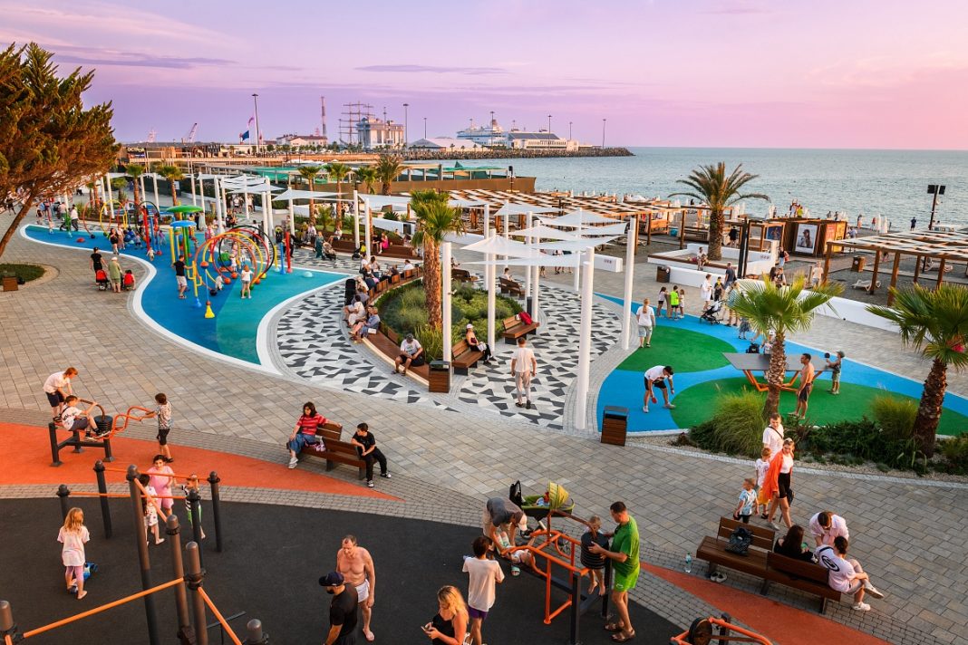 Летний сезон в Сочи-2026: новые пляжи, маршруты, отели