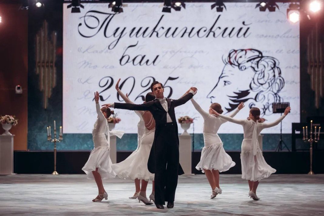 В Сириусе состоялся долгожданный Пушкинский бал